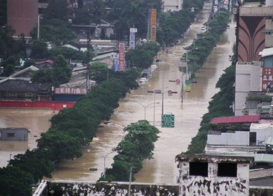 颱風來時淹水的臺北市@維基