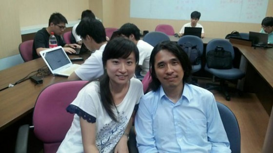 本文作者@歡仔258（左）和葉丙成教授（右）的合影