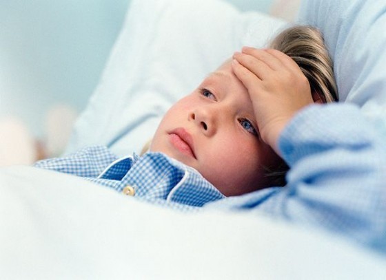    若有偏頭痛體質的孩子，最好能夠定時睡覺、起床，睡眠充足，不熬夜。