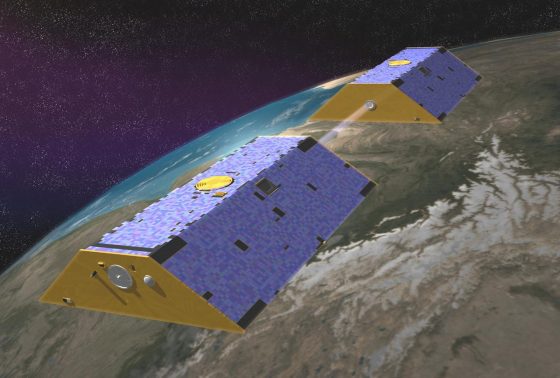 GRACE衛星示意圖，透過量測兩衛星間的距離變化，科學家就能獲得全球地表的淡水資訊。(圖片來源：NASA)