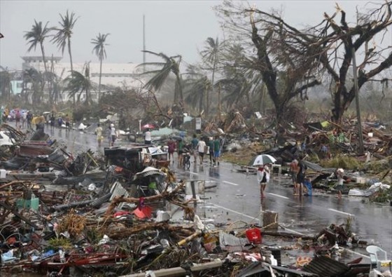 海燕颱風在菲律賓中部獨魯萬市(Tacloban city)造成的災情。(圖片來源：Flickr用戶Mans Unides)