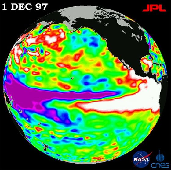 1997年TOPEX/Poseidon衛星觀測到的聖嬰事件。南美和北美赤道區域海岸外的白色區域暗示暖水彙集。 圖片來源：維基百科