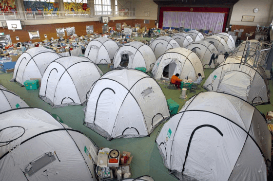災後為避免呼吸道傳染病傳播，可以善用帳篷。（圖片來源：januswon）