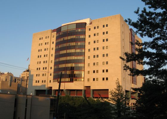 匹茲堡大學內一棟以史達策為名的生醫研究大樓。from: wikimedia