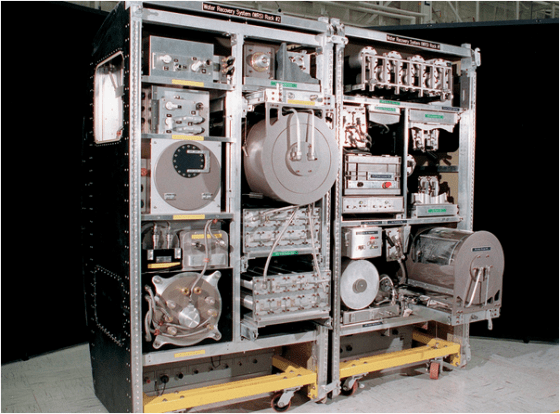 裝置於國際太空站裡的 NASA水回收系統[8]。