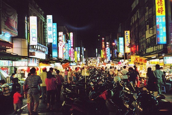 800px-Liouho-Night-Market-Kaohsiung