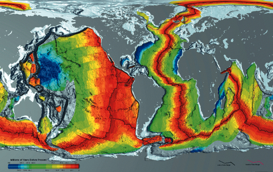 海洋地殼年齡分布圖，接近暖色是年輕的海洋地殼，而接近冷色則是較老的海洋 地殼，紅色中間若有黑線處就是大致的洋脊和轉型斷層位置。紅色範圍越大代表張裂速率比較快，可以發現東南印度洋、東太平洋的洋脊張裂速度極快，而非洲和南極洲之間的洋脊就張裂的非常慢。圖取自於NOAA National Oceanic and Atmospheric Administration