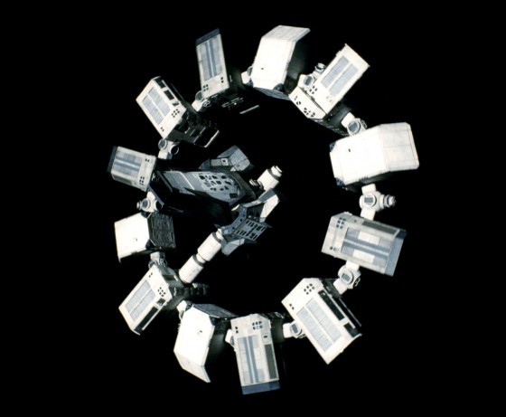 〈星際效應〉裡的環狀太空船永續號（Endurance）利用旋轉造出人工重力（圖片來源）