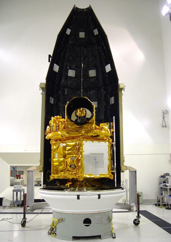 2004年3月福爾摩沙衛星二號於火箭整流罩