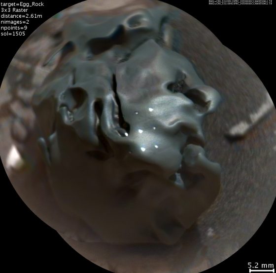 鐵鎳隕石這類隕石在地球很常見，之前也曾在火星發現，不過這是好奇號首度使用化學相機的雷射光譜儀分析。圖／NASA
