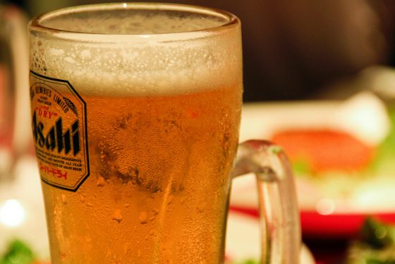 啤酒（以及所有酒類）都會妨礙尿酸排泄、引發痛風。圖／Toshihiro Oimatsu @ Flickr