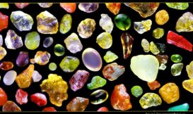 巴丹吉林的沙子，瑪瑙質地為主，也有石英質地的。老師說是目前見到最漂亮的沙漠沙子之一